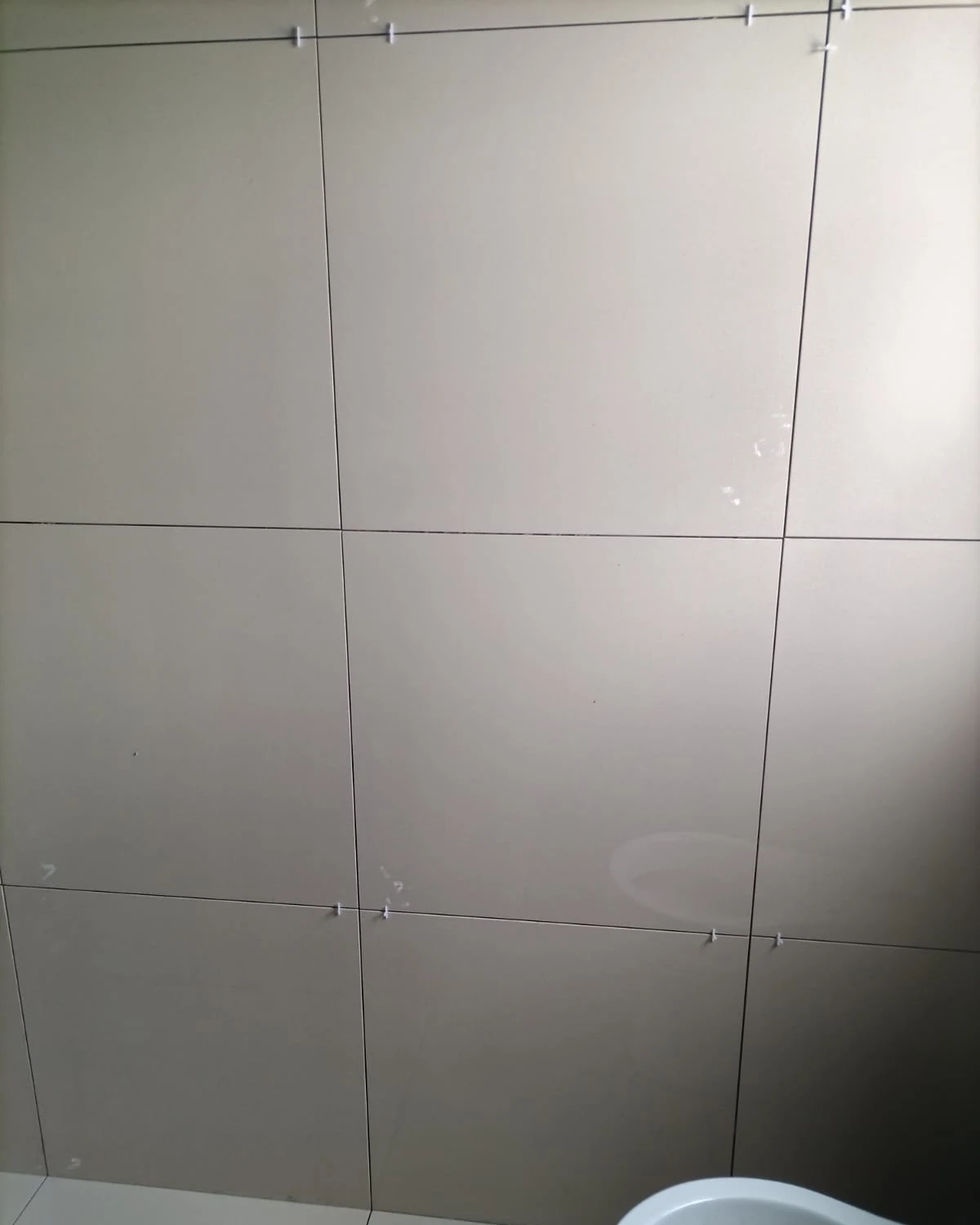 Precision tile spacers and leveling system